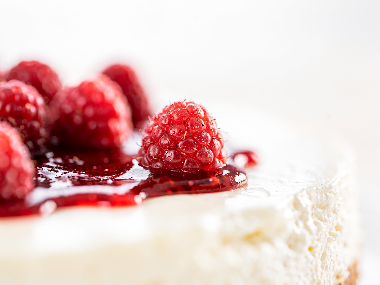 Delicious Raspberry Cheesecake Dessert
