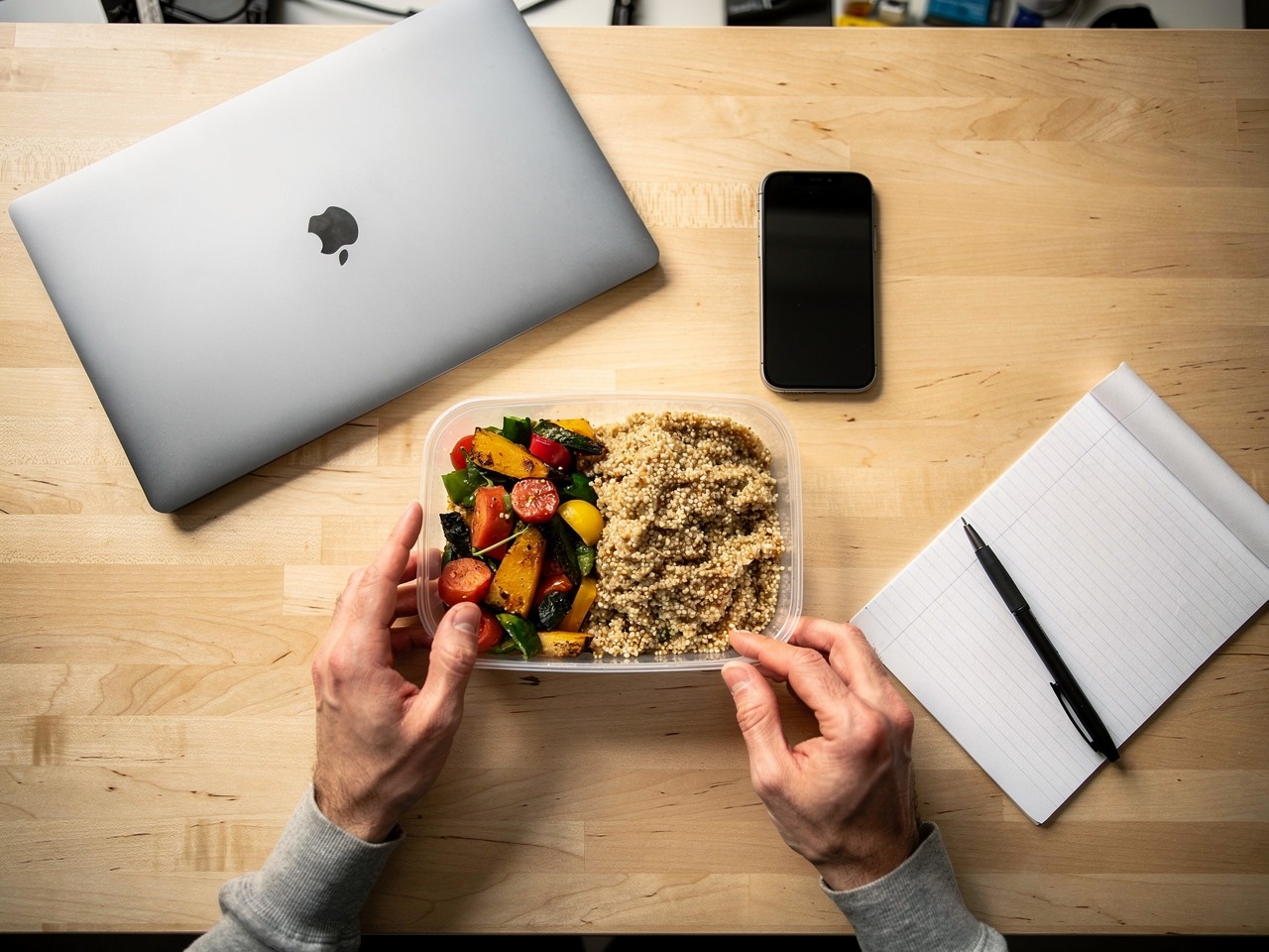 Healthy Quinoa Salad with Roasted Vegetables