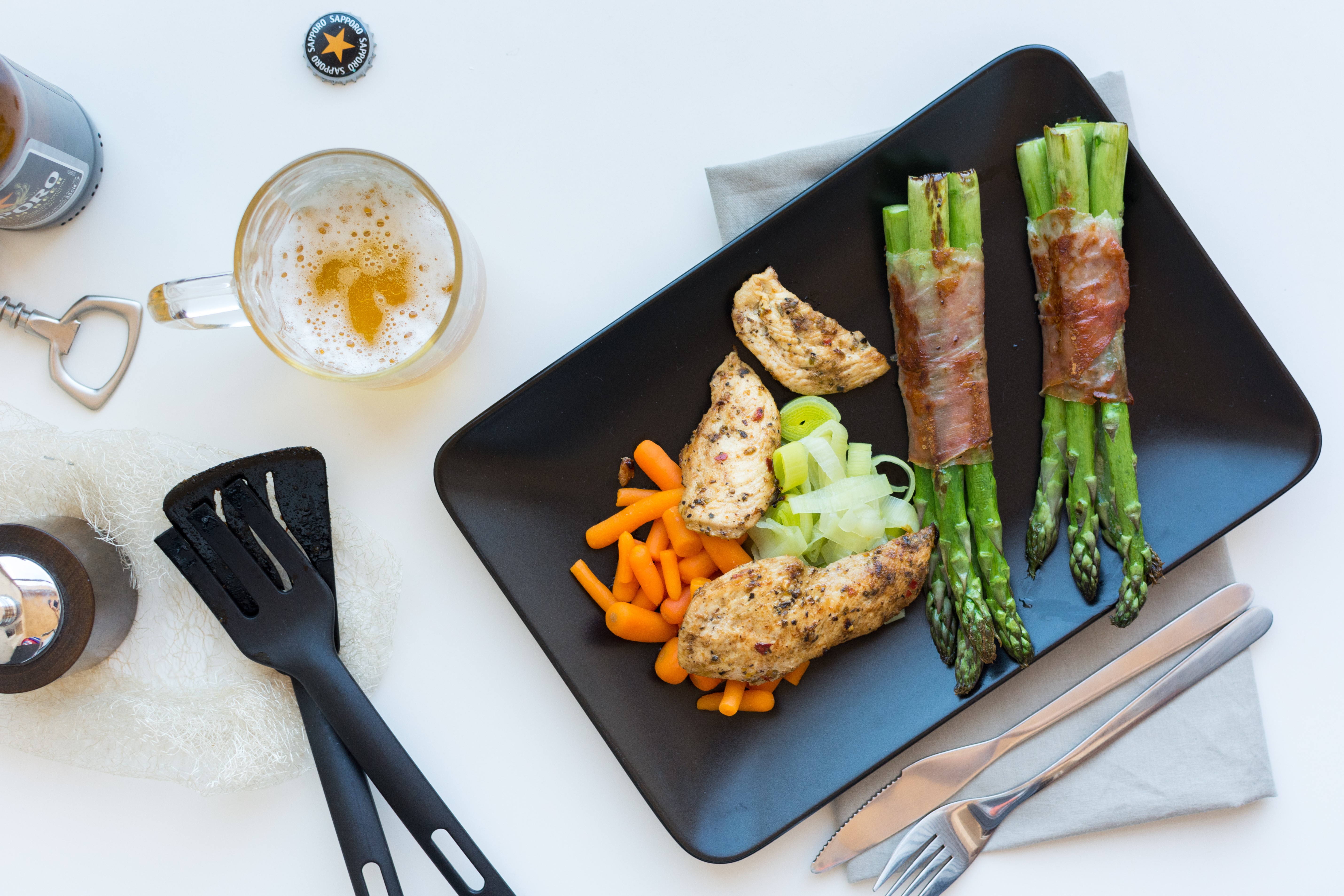 Chicken steak with vegetables and beer
