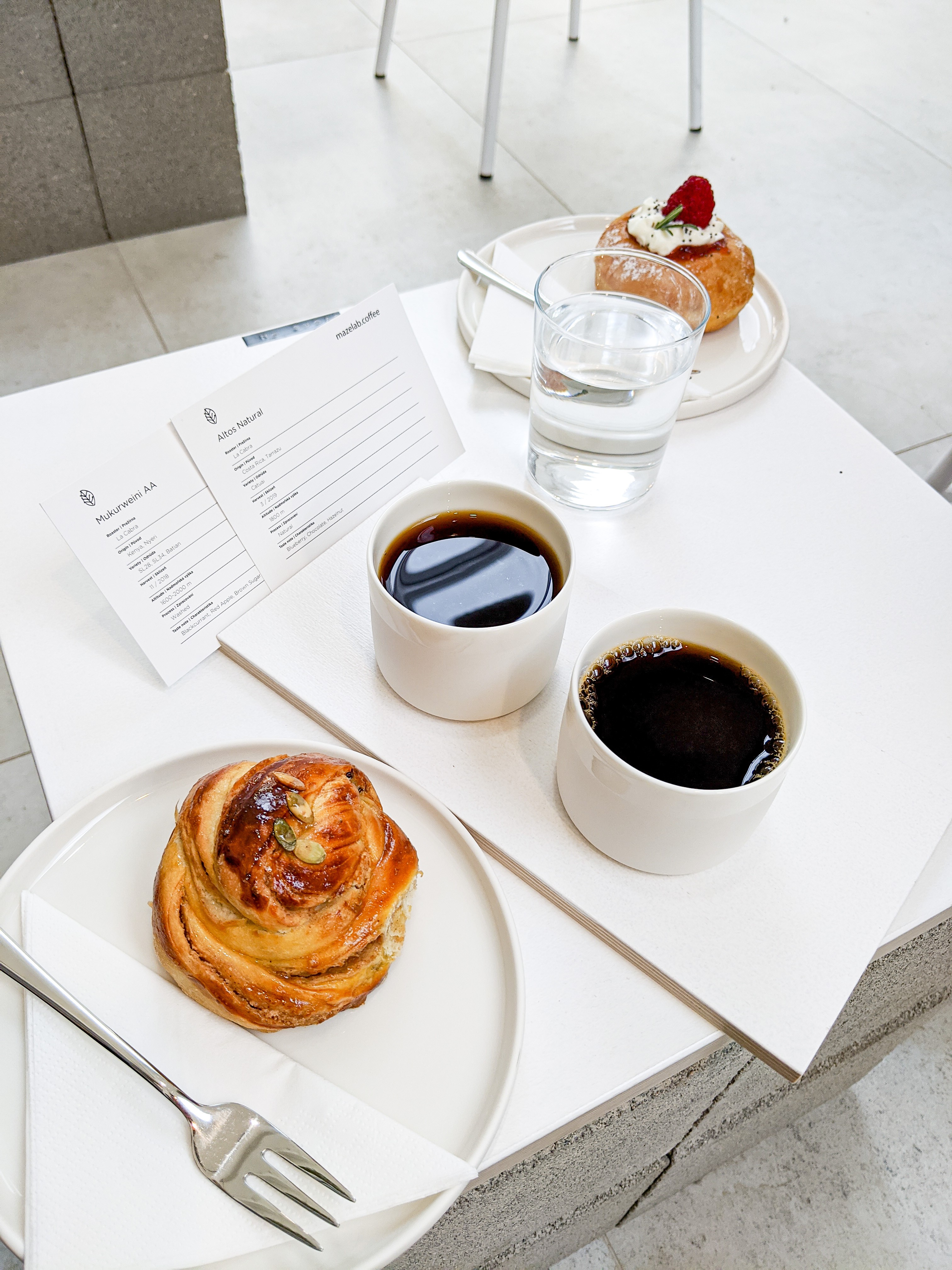 Pausa para o café com um pequeno doce