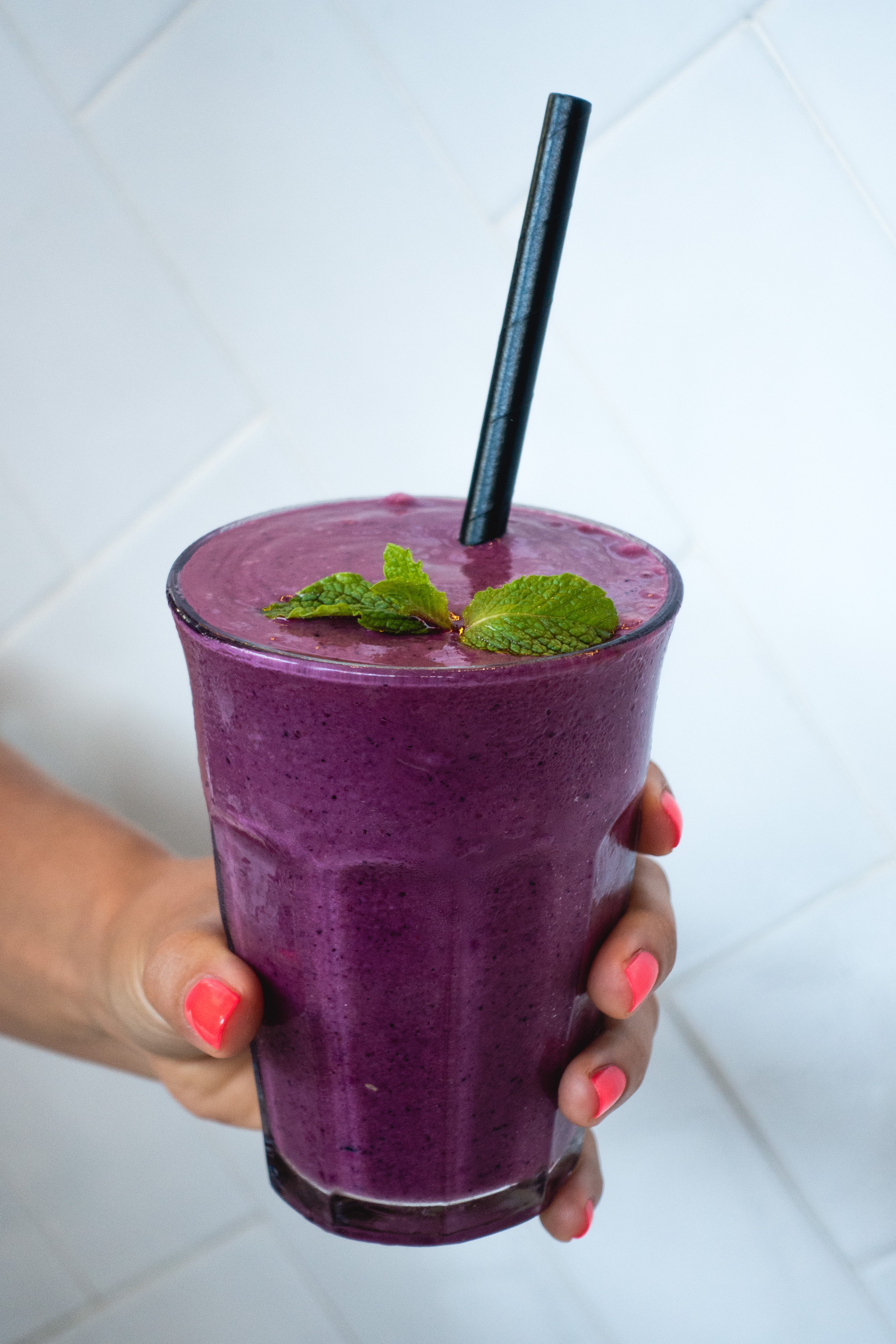 Batido saludable púrpura colorido