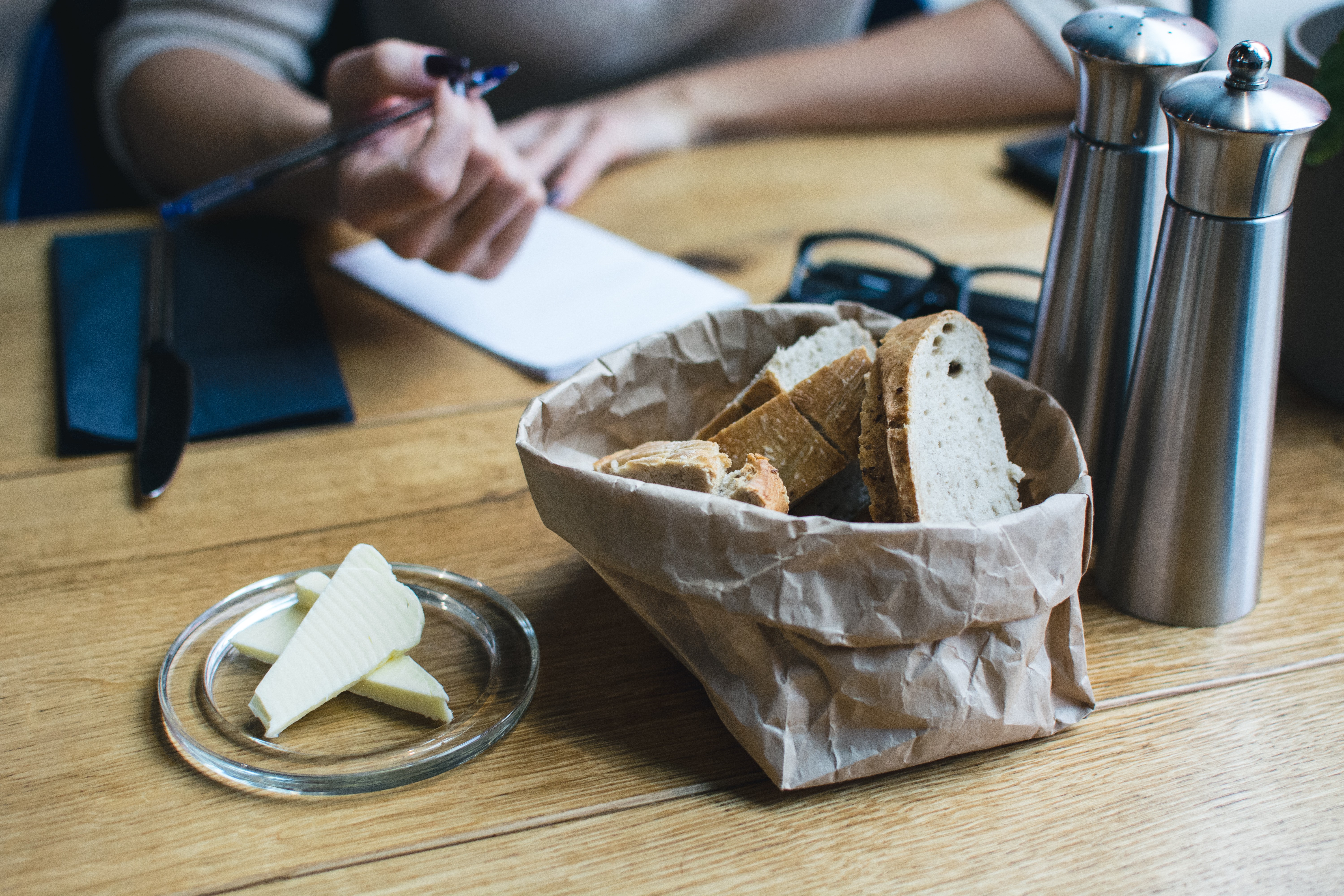 Freshly baked bread with butter starter