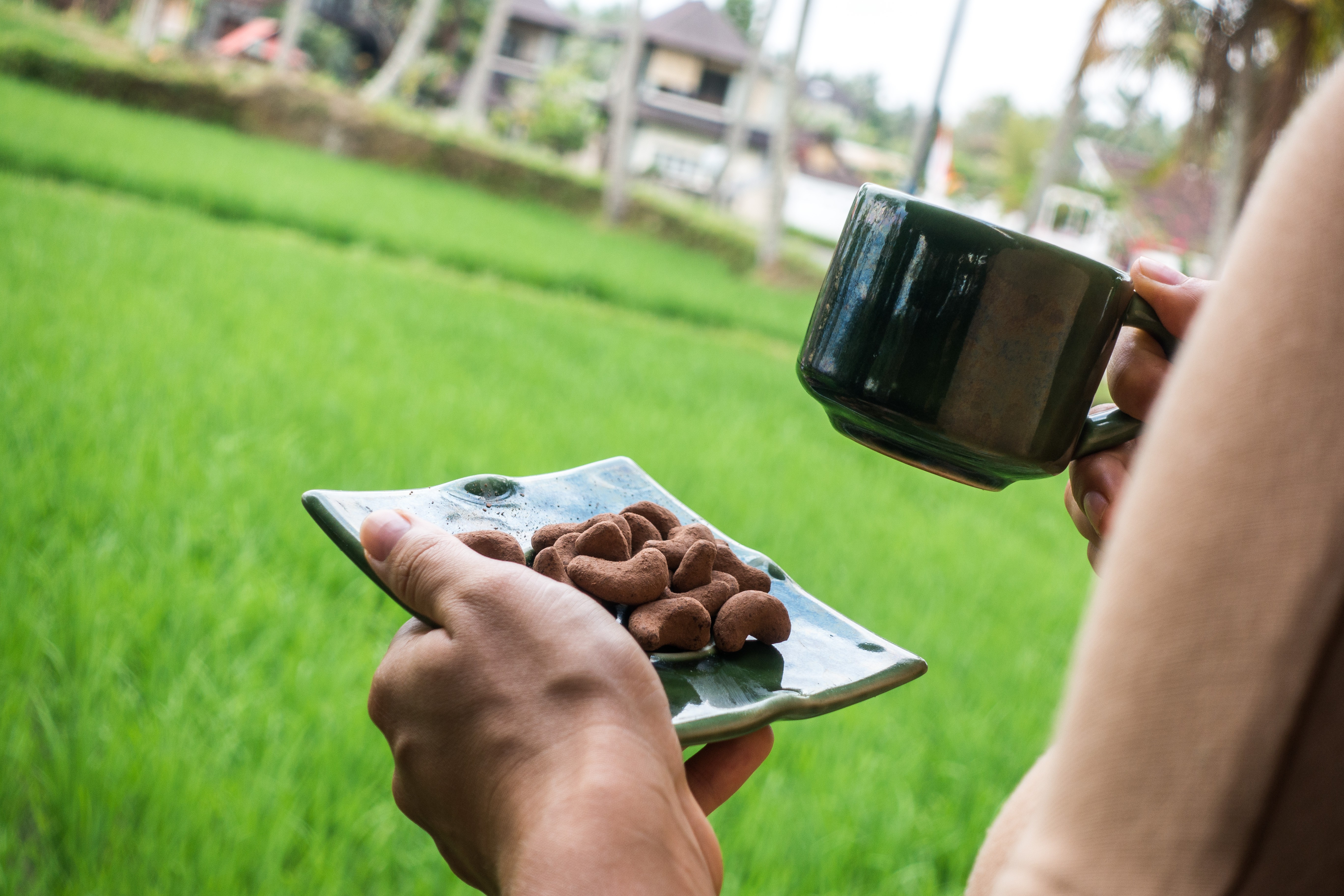 コーヒーとチョコレートコーティングのナッツ