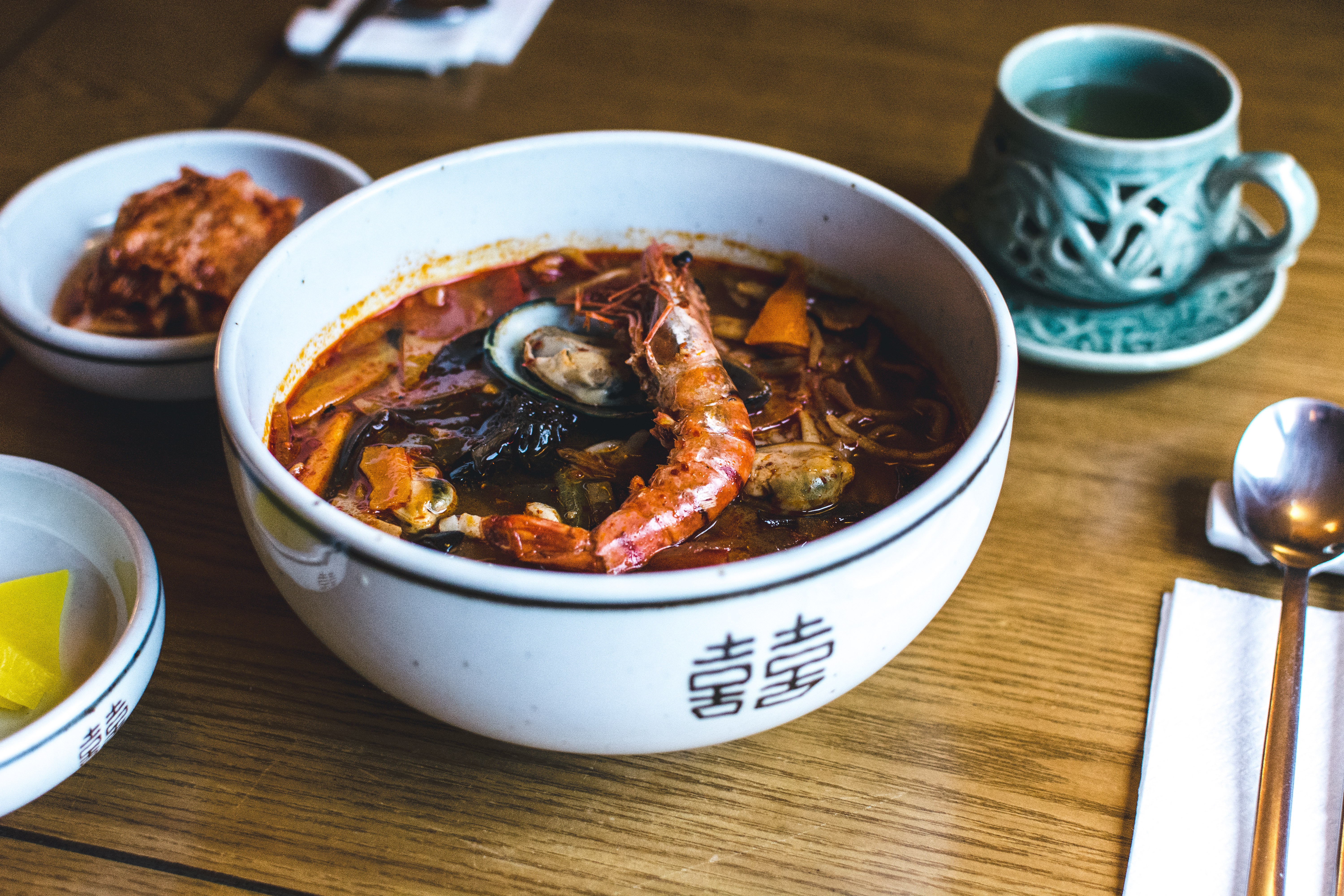 韩式辣味海鲜汤配大虾