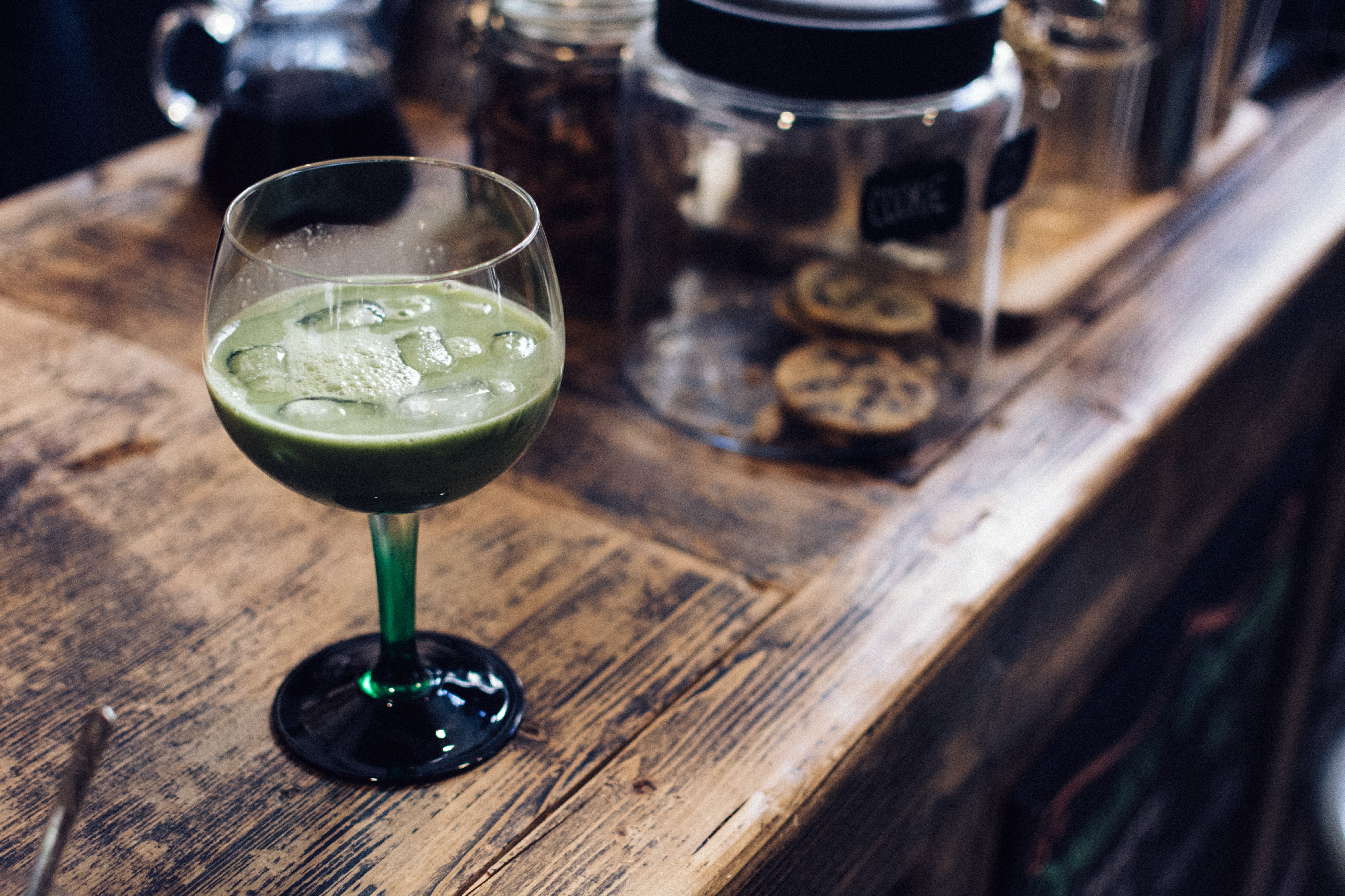 Coquetel de matcha em um café
