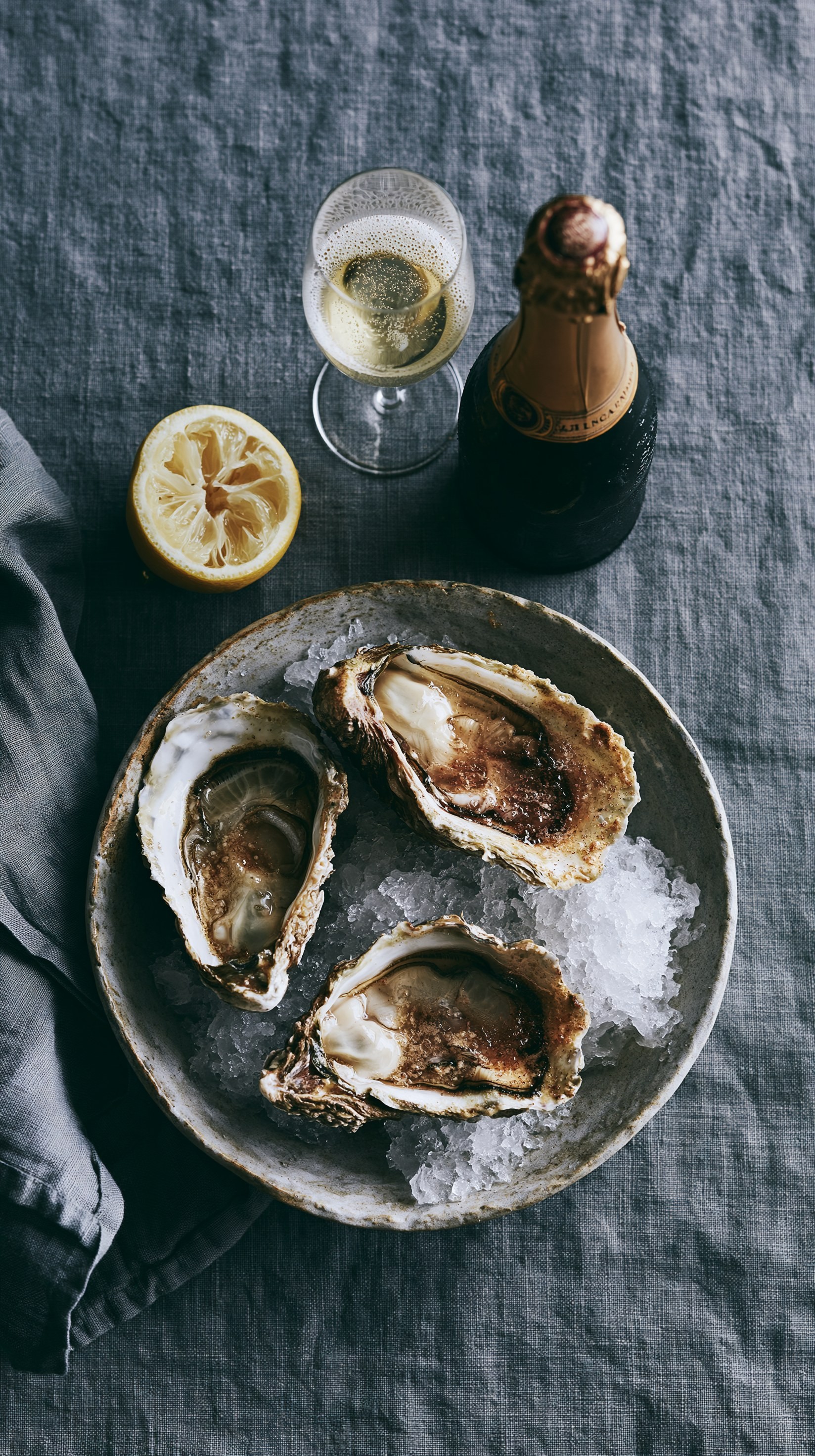 Ostras Frescas con Champán y Limón