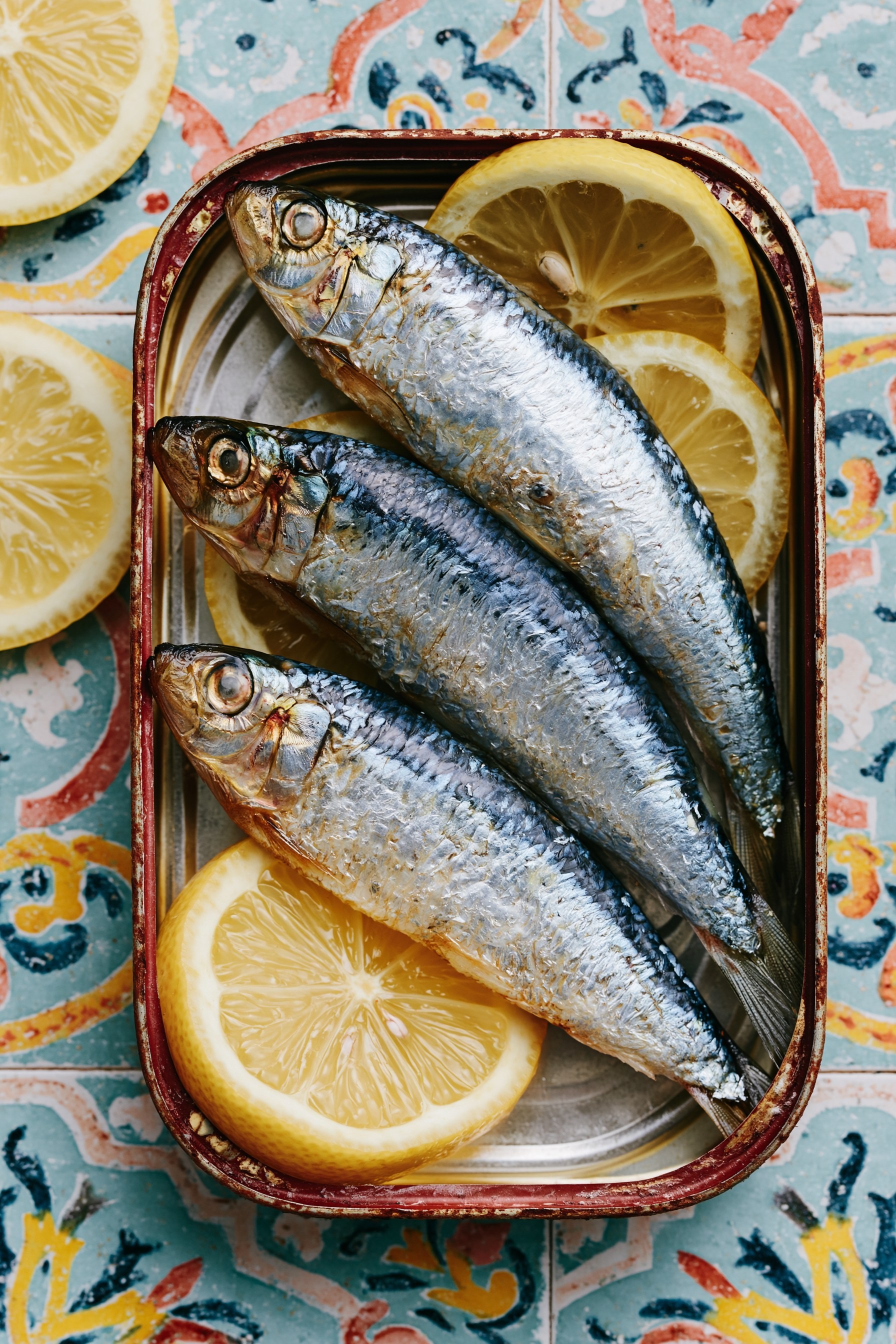 Grilled Sardines with Lemon Slices
